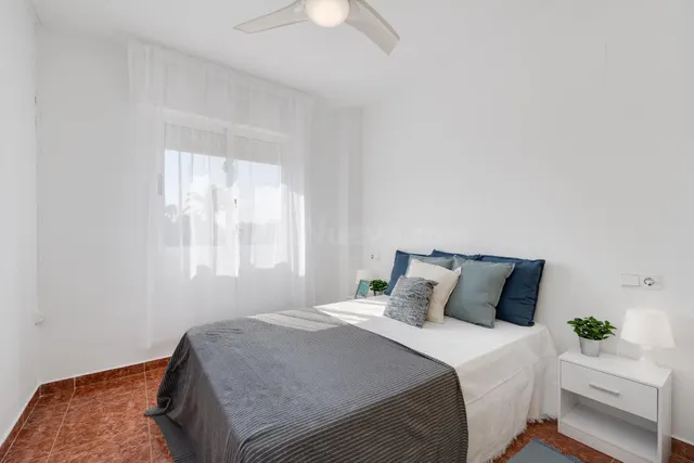 Apartamento de dos dormitorios en residencial con piscina comunitaria — 5