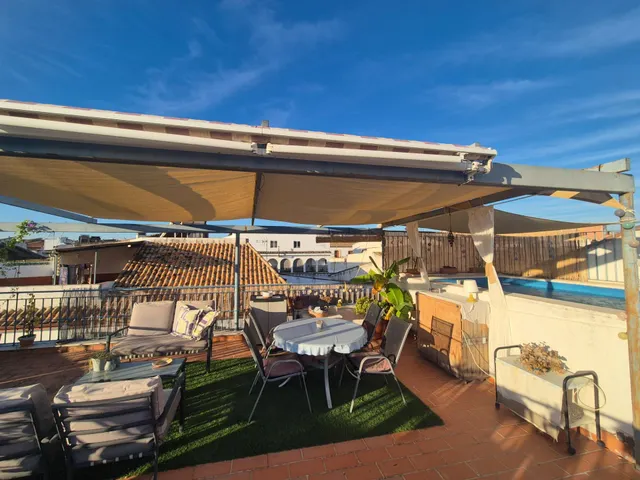 Dúplex con 5 balcones, cocina americana, terraza y piscina propia — 39
