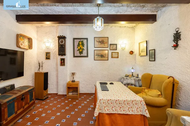 GRAN CASA EN ALBAICÍN BAJO. — 13