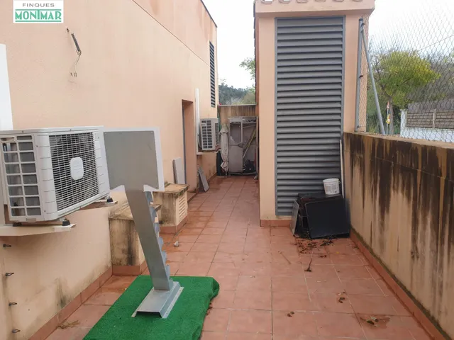LOCAL COMERCIAL EN PLAZA CATALUNYA DE OLIVELLA — 11