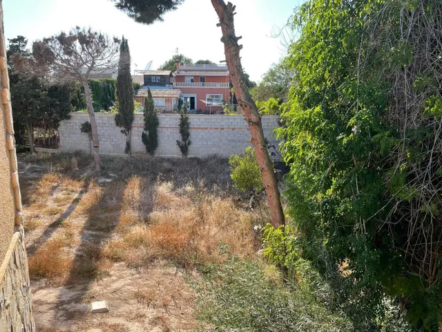 Casa con parcela en Los Balcones, Torrevieja. 5 dormitorios, 2 baños — 45