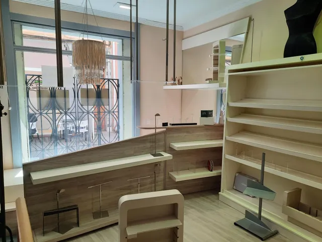 LOCAL EN ZONA COMERCIAL DE ALMANSA — 6
