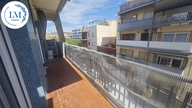 ¡Luminoso piso con gran balcón en pleno centro de Vilanova i la Geltrú! — 8