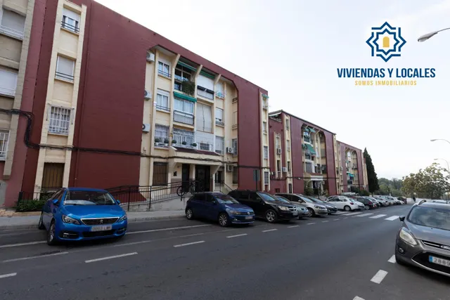 Piso ideal para inversión con alta rentabilidad junto a facultades de  Cartuja en Granada — 35