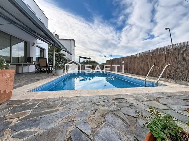 Casa amplia con piscina y jacuzzi en Calafell - foto 3