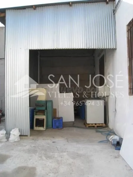 VENTA DE NAVE INDUSTRIAL EN ASPE ZONA CAMPO DE FUTBOL - foto 5