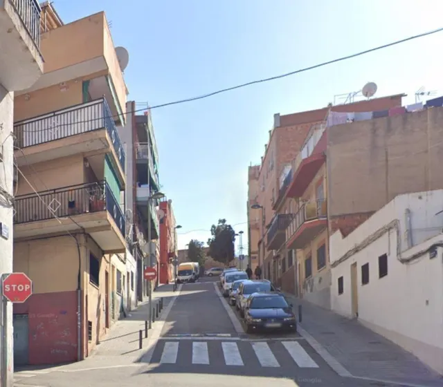 SE VENDE LOCAL OKUPADO en Calle Mozart 75 de Badalona (Barcelona). — 6
