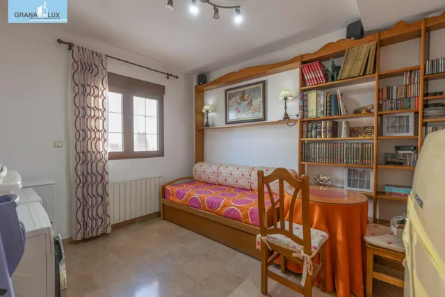 Adosada con 4 dormitorios, amplias terrazas y vistas a Granada y sierra nevada — 31