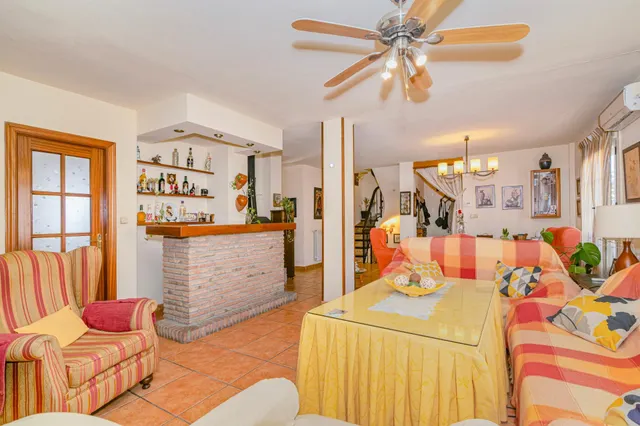 AMPLIA VIVIENDA EN CHAUCHINA CON PISCINA — 22