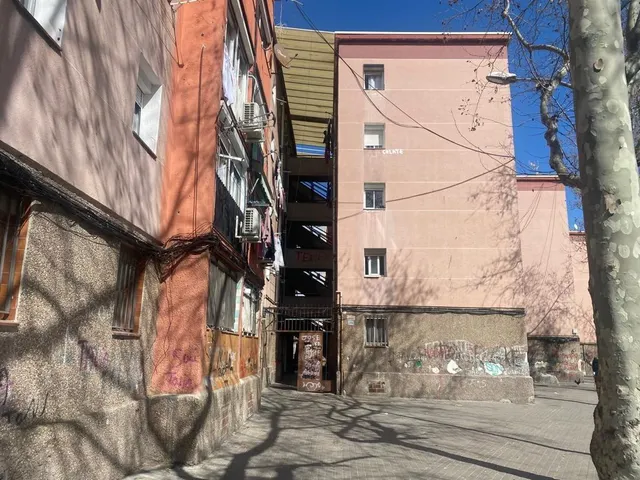 SE VENDE PISO EN BADALONA, ZONA SANT ROC — 2
