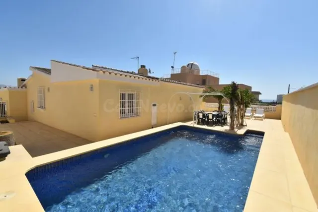 Chalet 5 habitaciones 216m² en venta - Calarreona