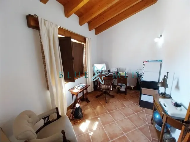 Sorprendente casa de campo con 4 dormitorios y 3 baños. — 22