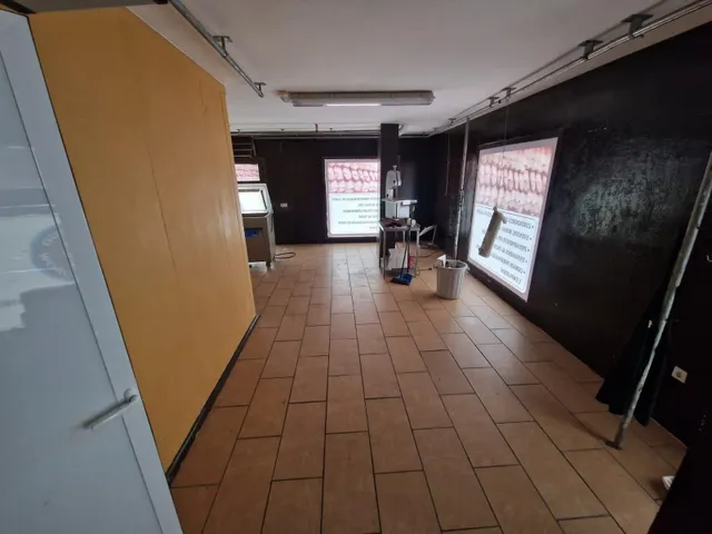 Local comercial 156m² en venta - Paseo maritimo — 6