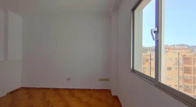 Piso en la Avenida José Mesa y López — 12