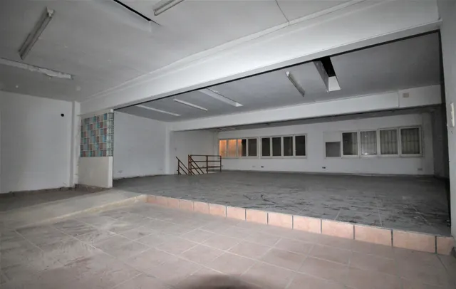 Local en alquiler Hospitalet del Llobregat — 16