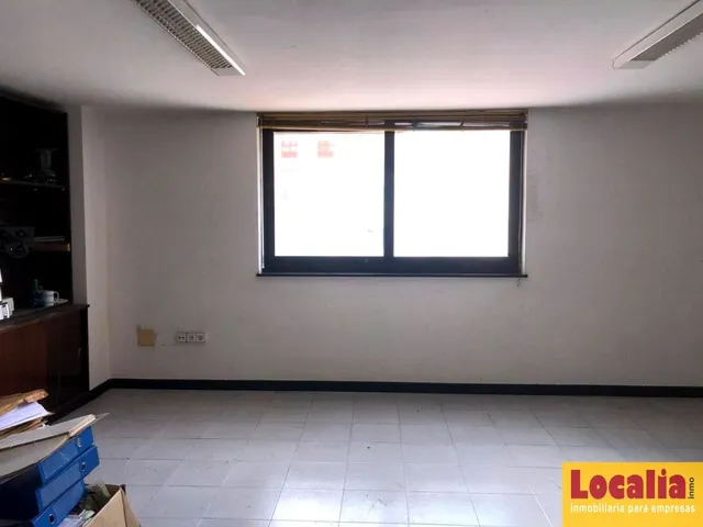 Amplio local en alquiler o venta, Torrelavega — 6