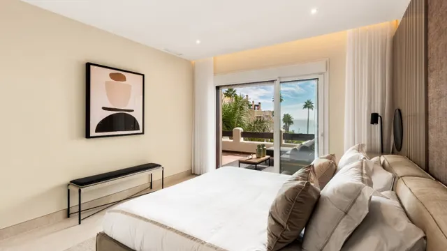 APARTAMENTO TOTALMENTE REFORMADO CON VISTAS DESPEJADAS AL MAR EN VENTA EN BAHÍA DEL VELERÍN, ESTEPON — 24