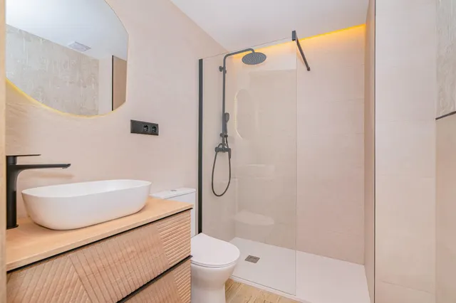 Edificio premiun gran lujo  nuevo totalmente reformado y equipado con mobiliario exclusivo  en el centro de Granada — 25