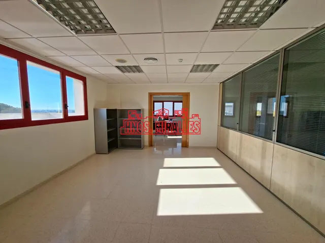 ¡¡ EN ALQUILER, GRAN OFICINA 653 m2 A 5 MINUTOS DEL AEROPUERTO Y CIUDAD DE LA LUZ !! — 10