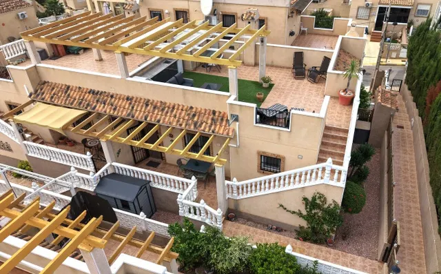 Adosado de 2 dormitorios y 1 baño en villamartín (orihuela costa) — 23