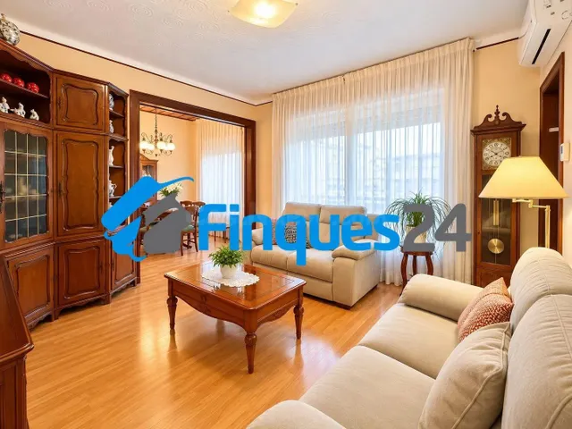 Amplio piso de 4 habitaciones en el centro de Manresa - foto 5