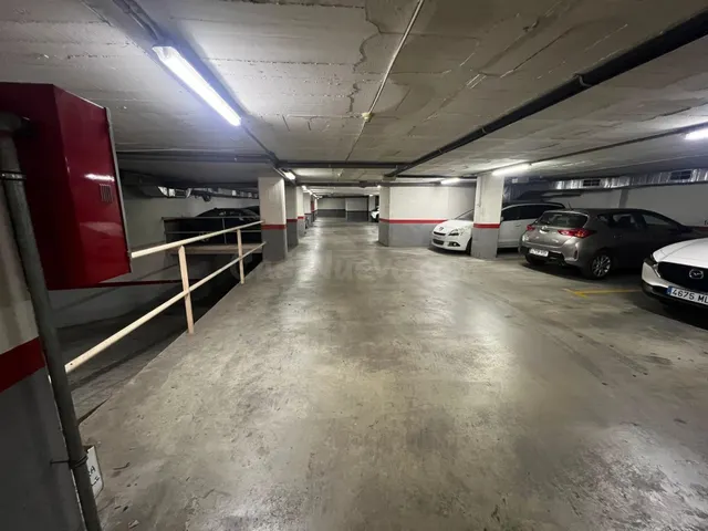 ¡¡ PLAZA DE PARKING EN EL CENTRO DE VILANOVA I LA GELTRÚ !! - foto 3