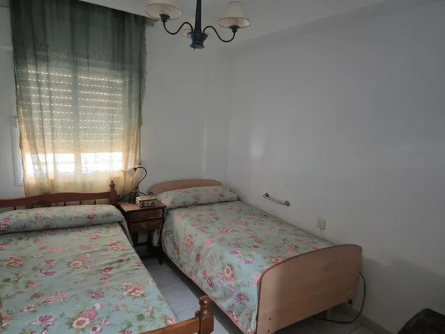 Bajo de 90 m2 con 4 dormitorios, patio y cuartillo en zona tranquila de Ayamonte — 7