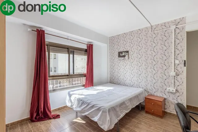 PISO JUNTO AVENIDA DE ANDALUCIA — 7