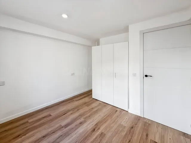 Apartamento reformado de dos dormitorios con jardin privado  - foto 5
