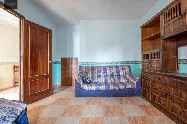 SE VENDE CASA CON UNA PARCELA DE 518 m2 (EN EL CENTRO DE LOS OGÍJARES). — 6