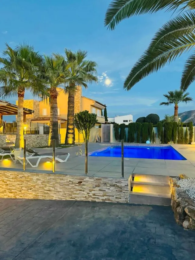 Villa 4 habitaciones 350m² en venta - Pueblo — 45