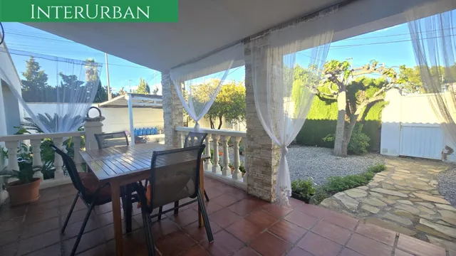 Espectacular chalet independiente con piscina privada y gran parcela en La Pobla de Vallbona — 41