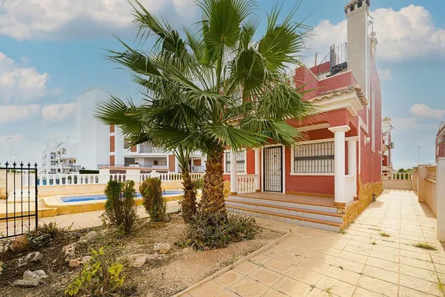 CHALET INDEPENDIENTE EN ORIHUELA COSTA — 19