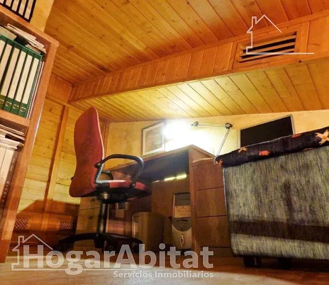 ¡CASA ESPECTACULAR! AMPLIA Y LUMINOSA CON BALCÓN Y TERRAZA — 31