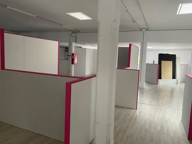 Impresionante local comercial esquinero a tres calles con planta garaje para 12 coches — 9