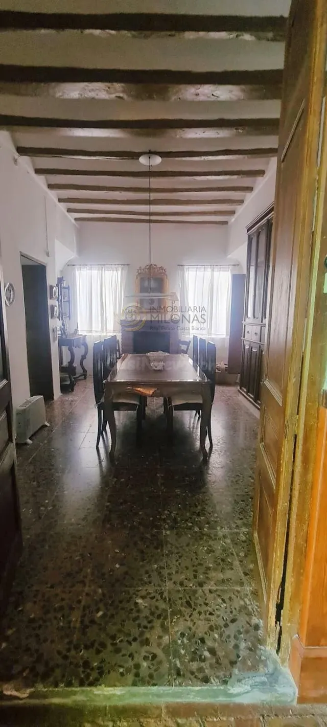 ¡Impresionante casa de pueblo en Sella con amplias dimension - foto 2
