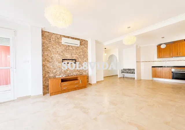 PISO DE LUJO EN JACARILLA - foto 3
