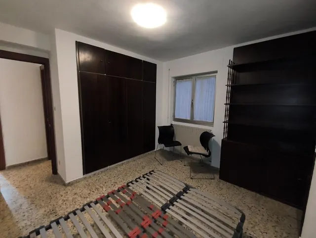 Piso de 89m2. Distribuido en tres dormitorios, salón, cocina y baño — 20