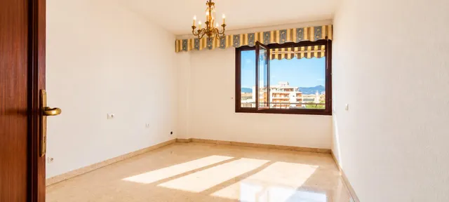 Amplio y luminoso piso en el centro de Palma con posibilidad de parking — 24