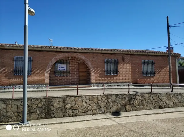 SE VENDE CASA DE PLANTA BAJA EN MAYORGA DE CAMPOS, 4 HAB., PATIO Y COCHERA — 23