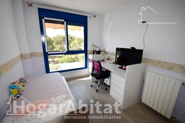 Amplio y luminoso en residencial con piscina y garaje, todo amueblado — 21