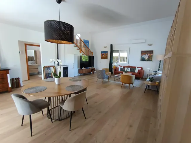 Exclusiva villa reformada y moderna con vistas al mar y montaña, piscina, cocina de verano y apartamento independiente — 15