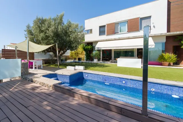 VILLA EN PLAYETAS CON ESPECTACULARES VISTAS AL MEDITERRÁNEO - foto 2