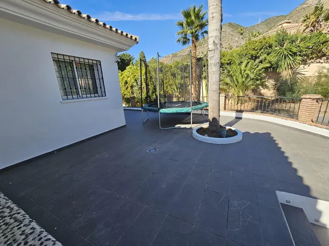 Chalet 5 habitaciones 412m² en venta - Centro — 30
