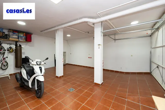 Maravillosa casa  a pocos minutos  andando  al  centro de La Zubia — 50