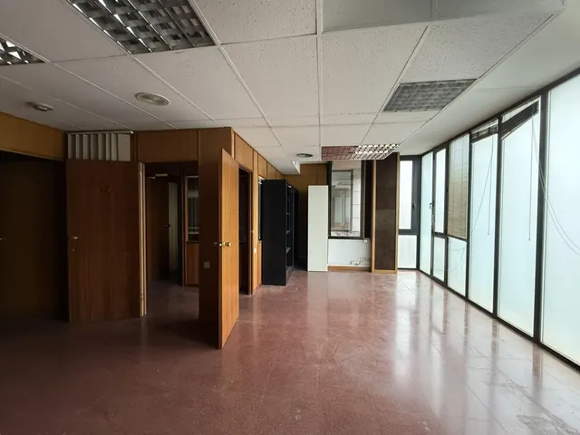 FANTÁSTICAS OFICINAS EN VENTA EN EL CORAZÓN DE BCN — 35