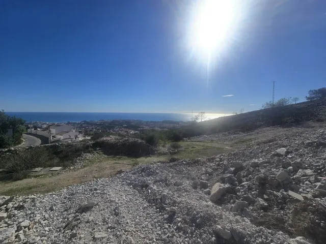 Terreno urbanizable Benalmádena vistas mar - 46 viviendas posibles — 24