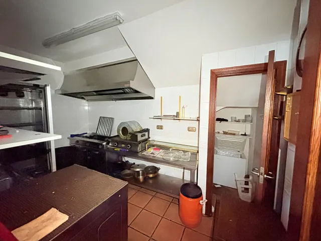 LOCAL TOTALMENTE ACONDICIONADO - LISTO PARA FUNCIONAR con posibilidad de alquiler!!! — 10