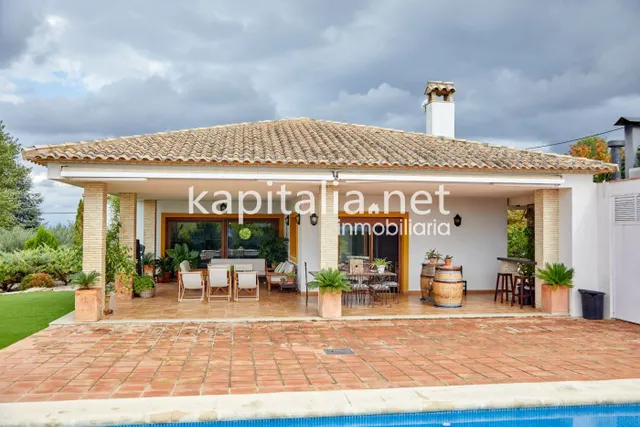 Chalet a la venta en Valencia — 27