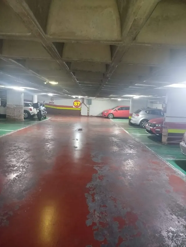 Oportunidad de Inversión: Parking en el Centro Tradicional de Alicante por solo €33,000 — 6